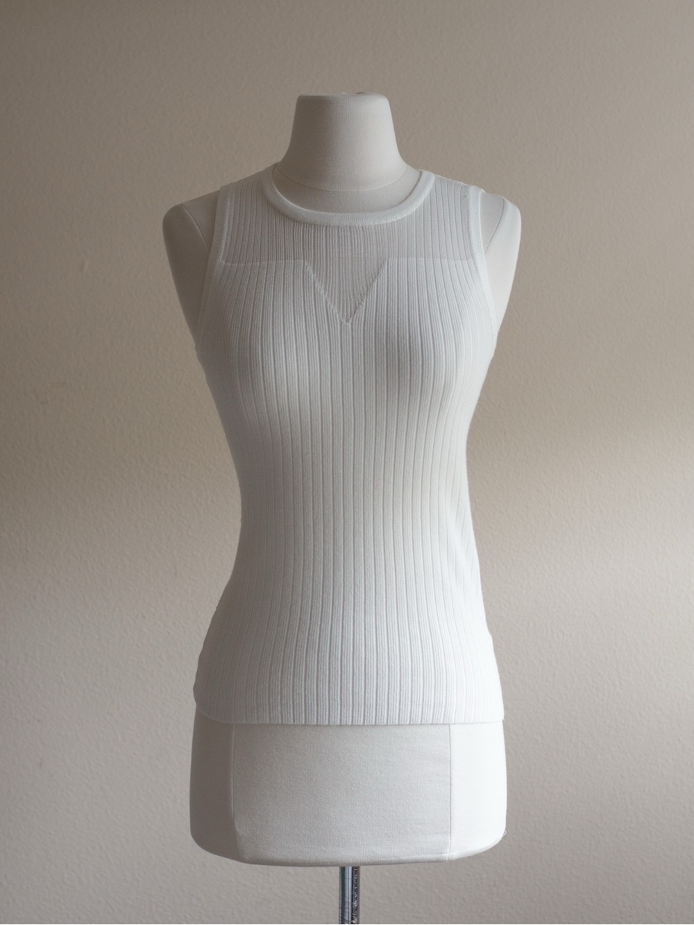 Tahari White Ribbed Sleeveless Tank Top
